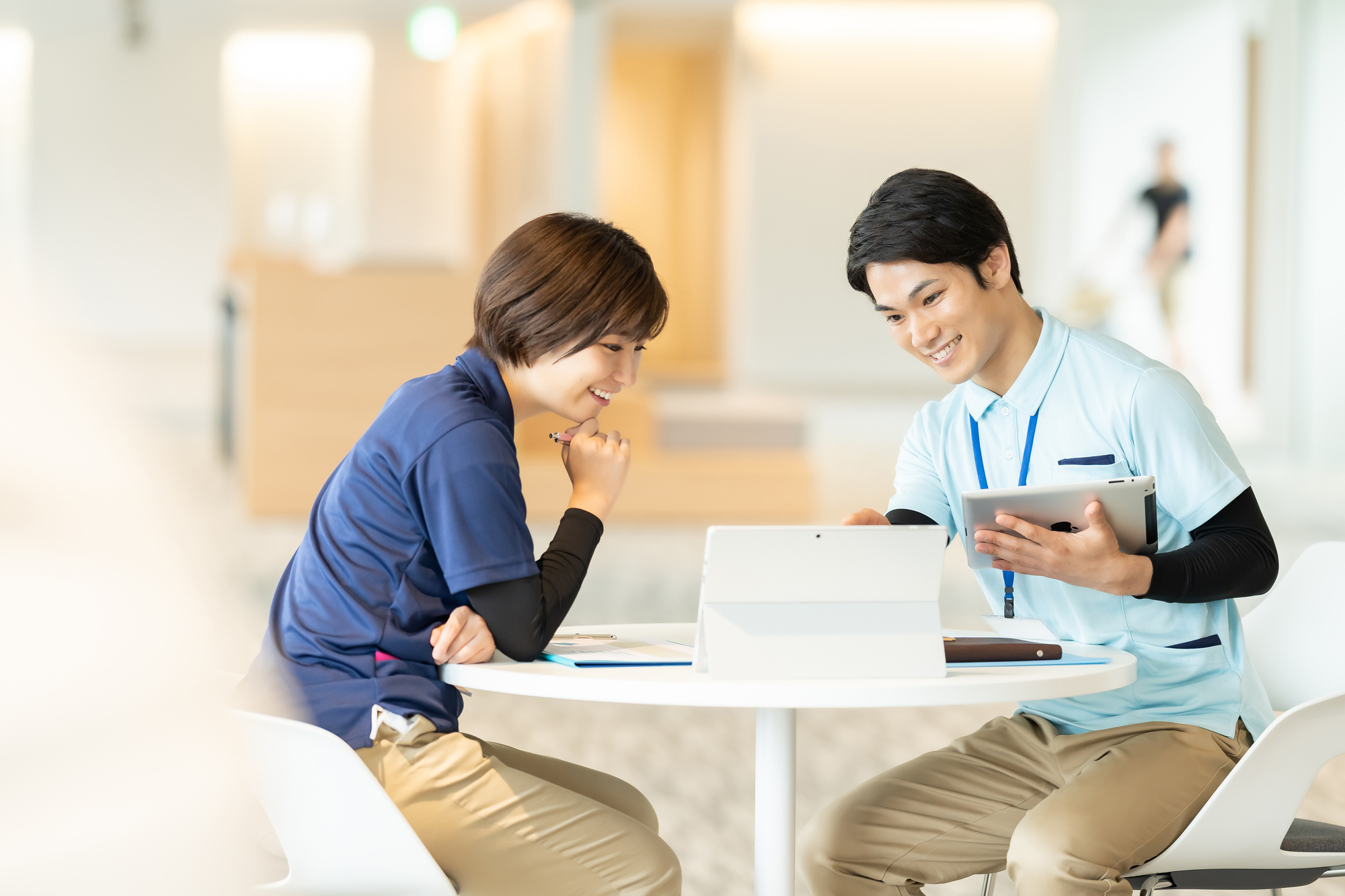 【現役公開】40代介護福祉士の給料明細！年収アップ方法と手取り額を徹底解説