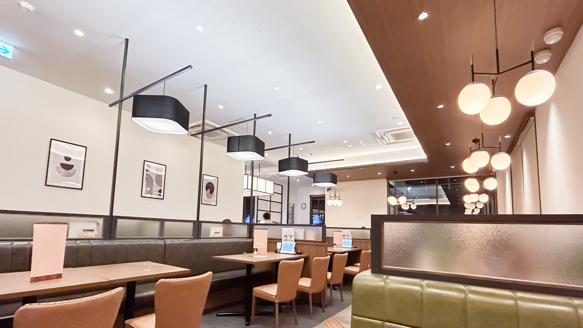 飲食店のM&Aとは？閉店・居抜きと比較して後悔しない売却・承継の考え方